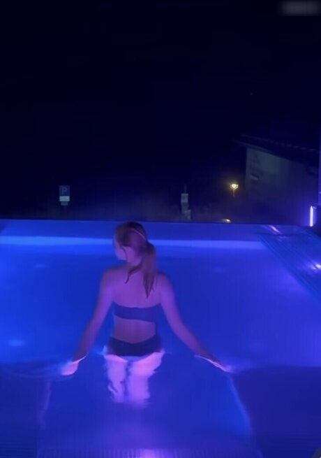 Kim Sara actress gallery