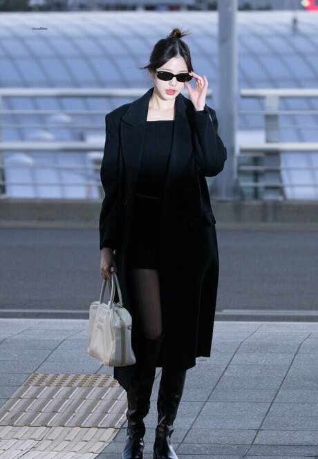 Jang Won young model art gallery