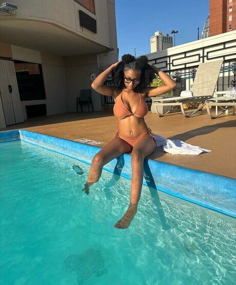 Alicia Adams adult model archive