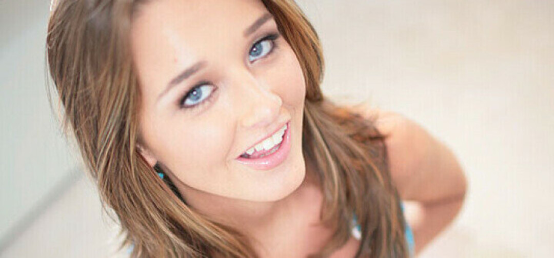 Amateur Allure star hd photos