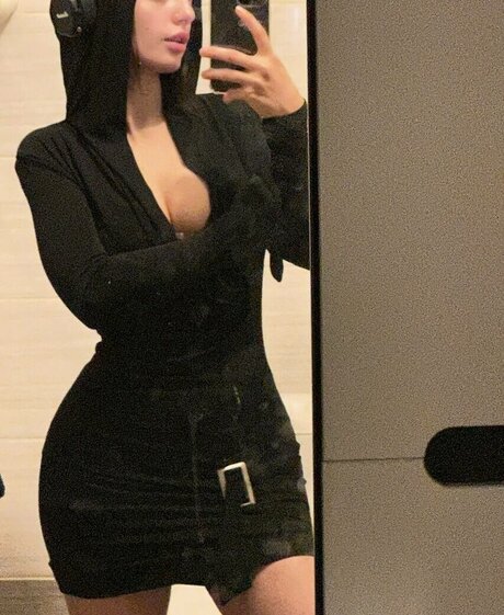 pizzahubbbb sexy pornstar pic