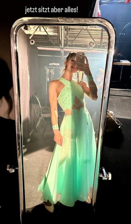 Jana Wosnitza star perfect pictures