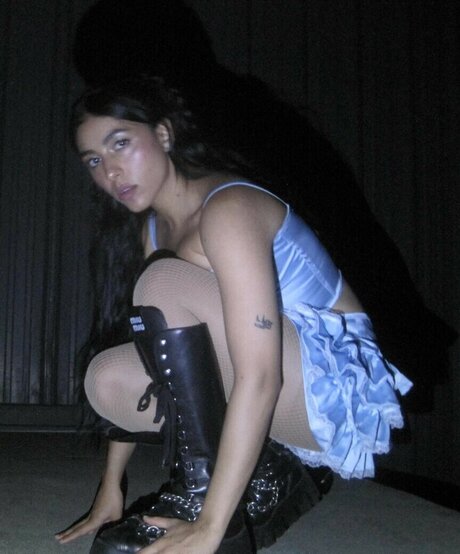 Pom Pom Squad nude star gallery