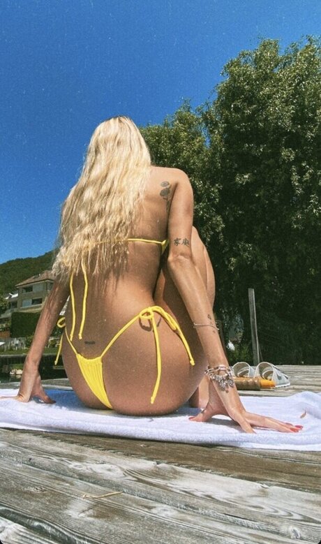 sexy brunette onlyfans beautiful naked img