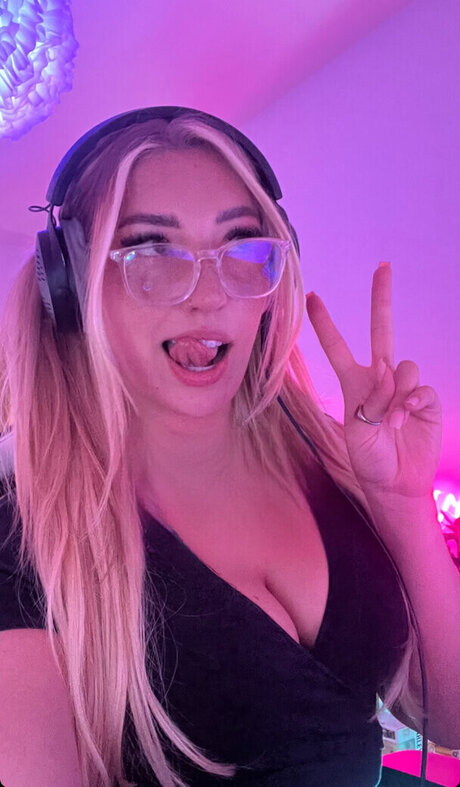 blonde small tits onlyfans free porn galleries