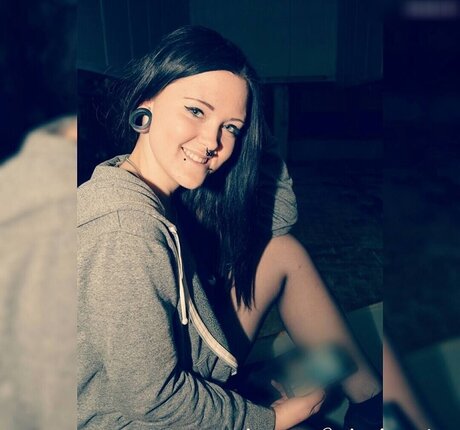 Laura Knoblauch nude model photo