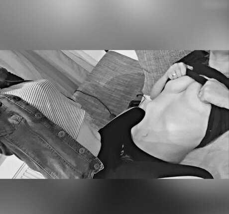 Laura Knoblauch high quality star image