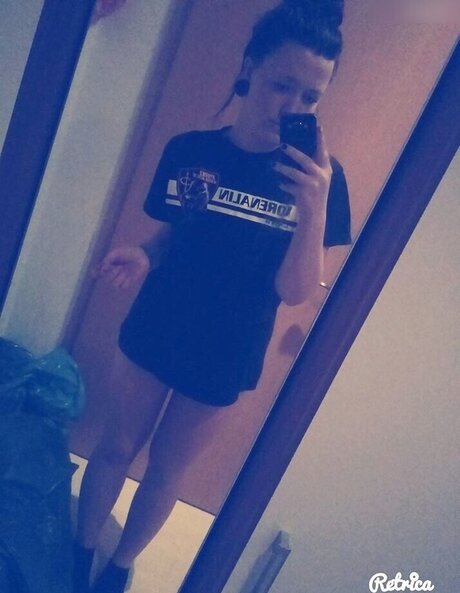 Laura Knoblauch art actress images