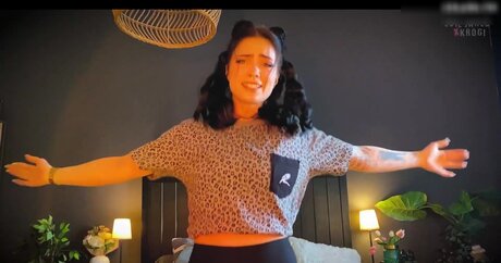 FreakinMagical model nude archive