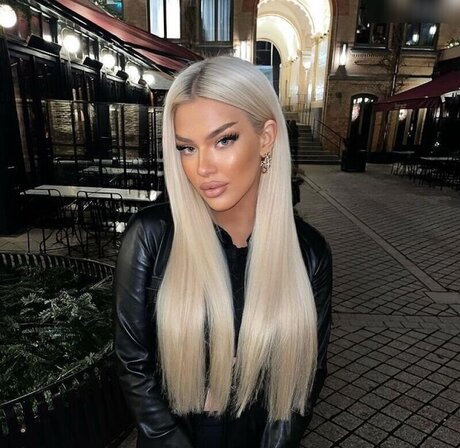 Elaine Victoria porn star images