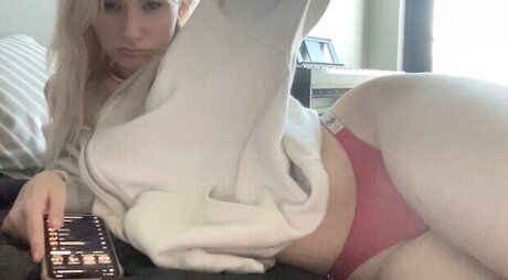 Elissa Beck hd pornstar picture