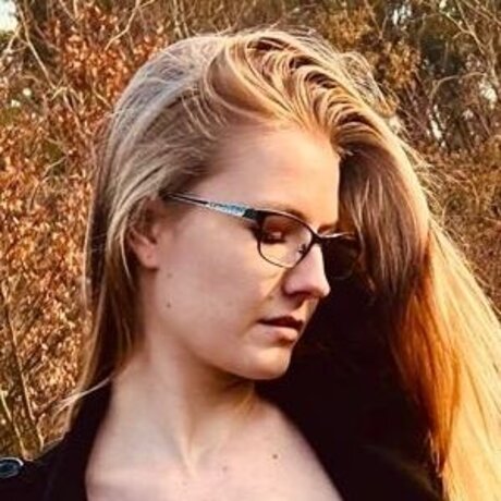 blonde secretary onlyfans sexy xxx img