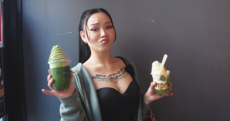 Bella Poarch model top photos