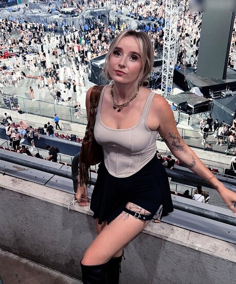 MinusElf star adult img