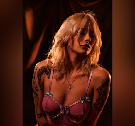 Brewi adult model pictures