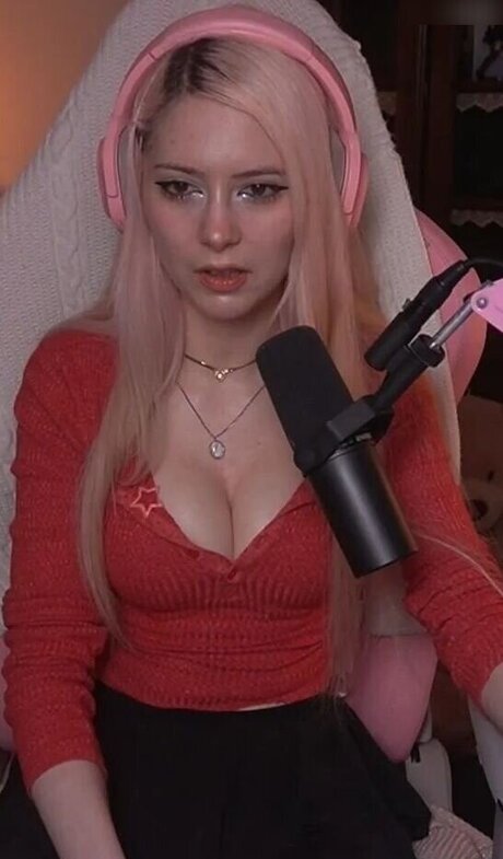 sickEmoAngel exclusive star photo