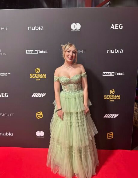 Starletnova xxx pornstar pic