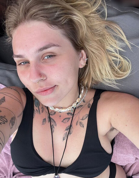 Viky kid pornstar exclusive gallery