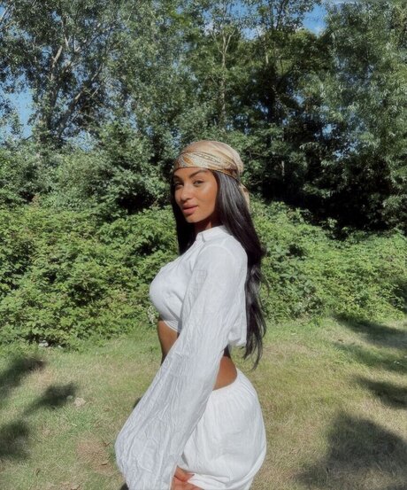 Shaggy Baggy pornstar erotic pic