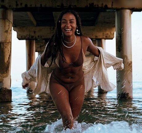 Shaggy Baggy nudes actress image