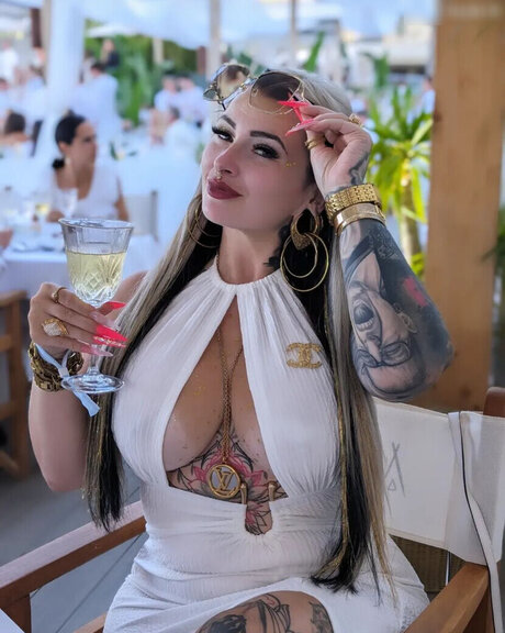 Lyn k44 nice pornstar picture