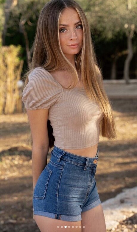 brunette milf onlyfans hot sex picture