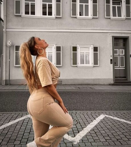 cosplay masturbation onlyfans exclusive image