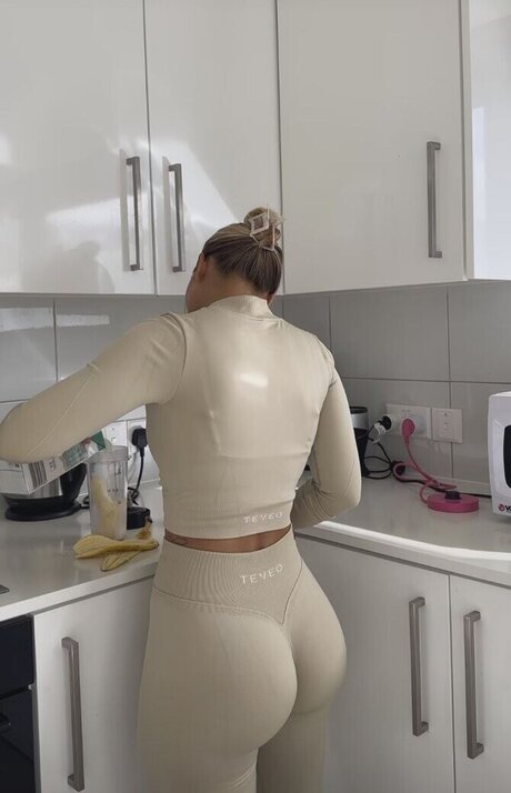 Alina Wachinger model porn image