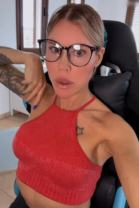 Lara Bergmann model beautiful pic