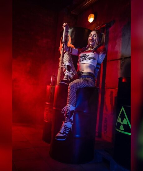 mara quinzel art model gallery