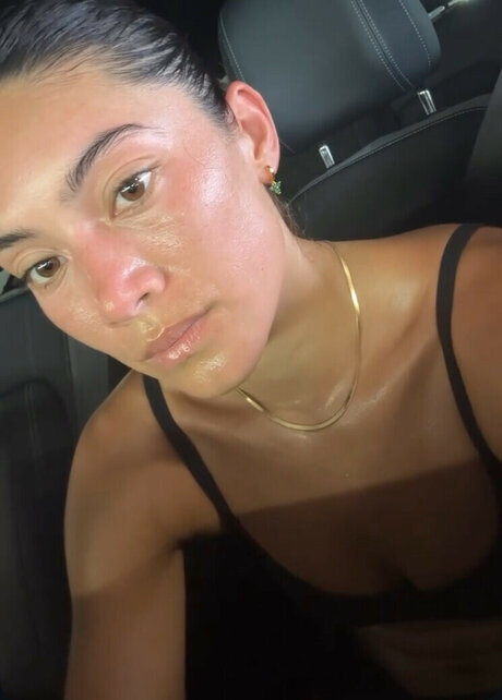 Jenny Chiu erotic actress pictures