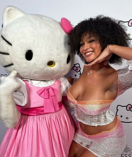 veondremitchell naked star archive