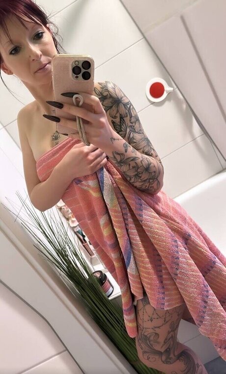 Nicole Anna model nice img