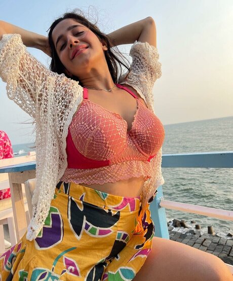 Kate Sharma star exclusive pics