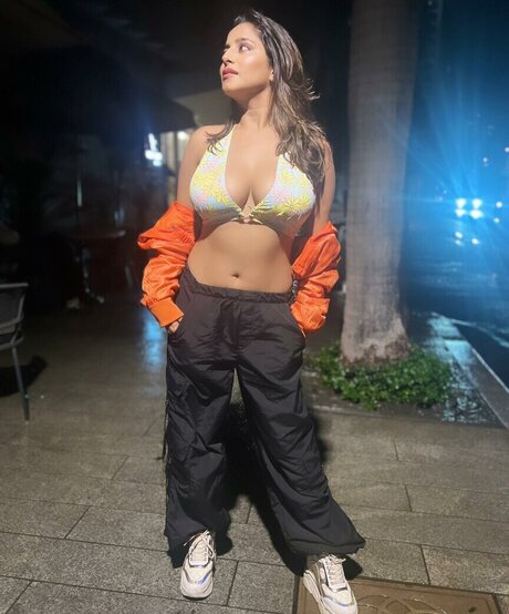 Kate Sharma model erotic images