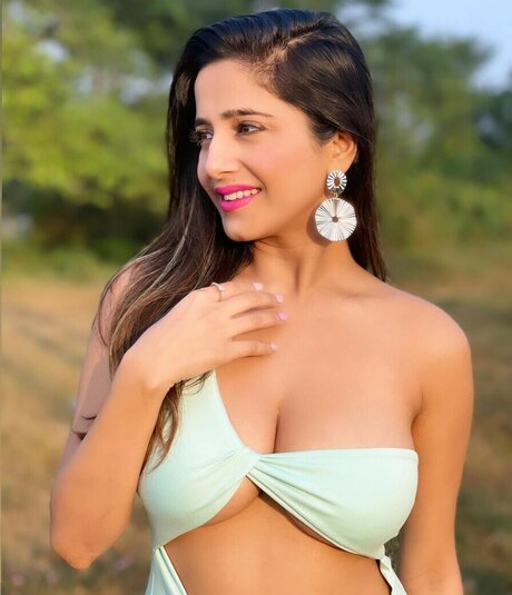 asian top onlyfans adult image