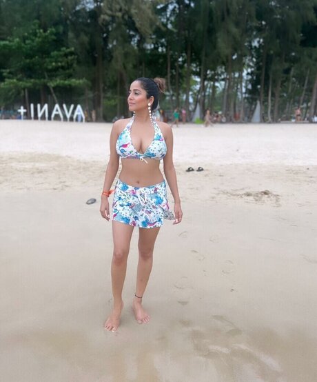 Kate Sharma model best pictures