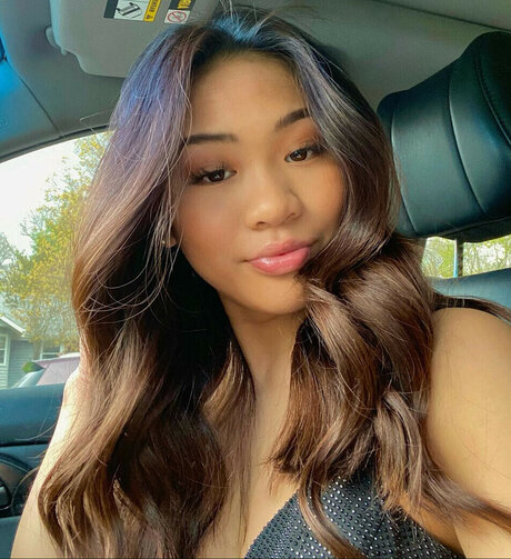 Suni Lee model hot images