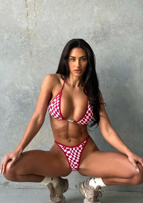 Phoebe Thompson hot pornstar picture