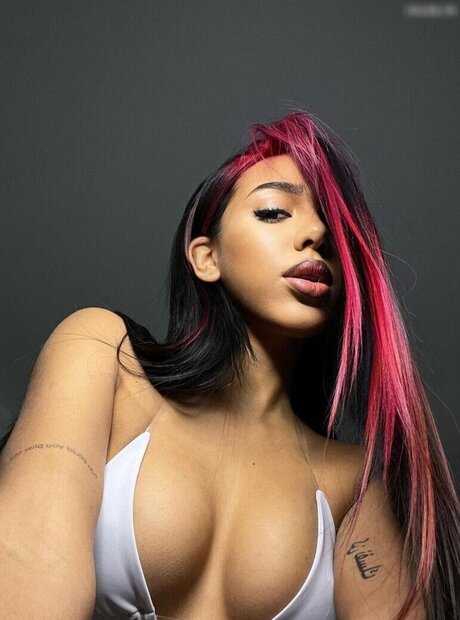 Aalishass Alishakone model sexy photos