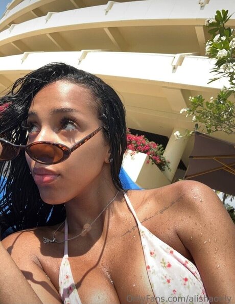 Aalishass Alishakone erotic model image