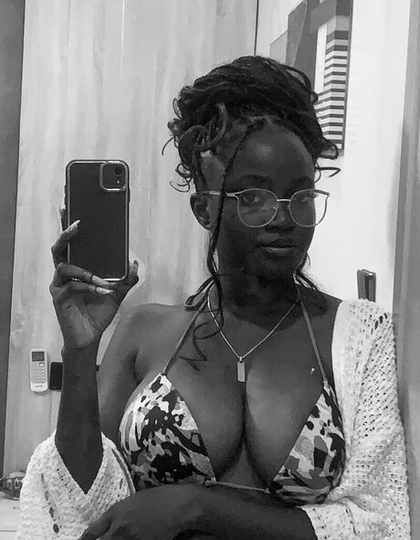 call me sephy model top image