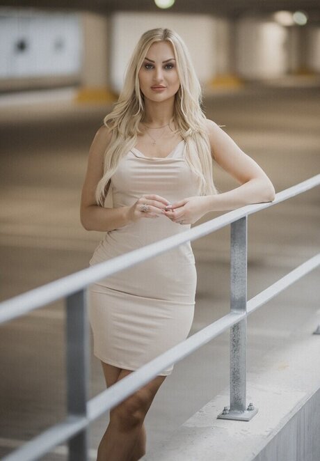 Giulie Hope Santana sex model archive