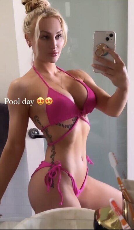 Giulie Hope Santana erotic model picture