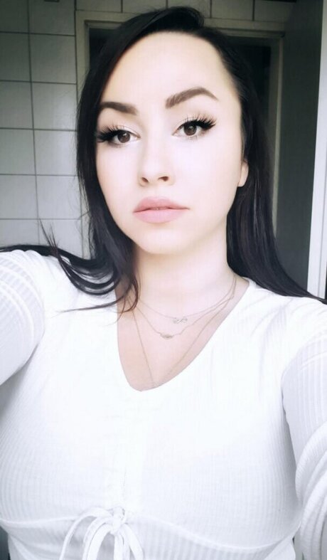 skinny model onlyfans pornographic picture