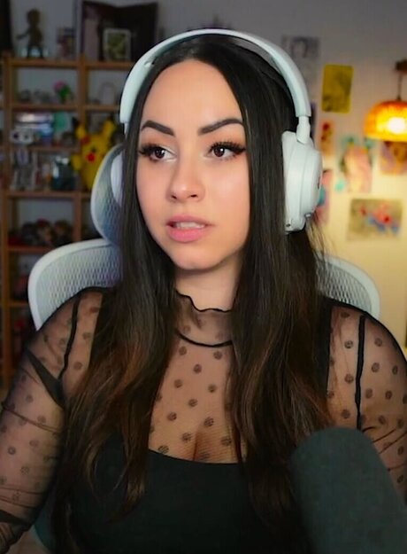 Bunnygirl model naked picture