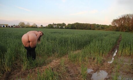 Lina Mila art star photo