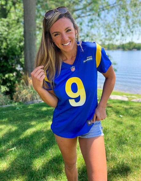 Celebrity Guilty Pleasures Underrated Women model pictures