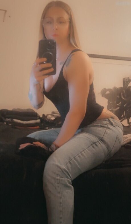 Leah Luv erotic star picture