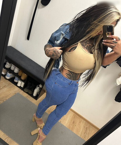 sexy mom onlyfans erotic images